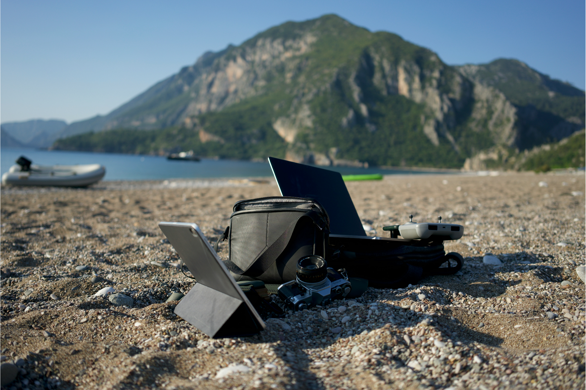 Travel-friendly digital nomad work setup
