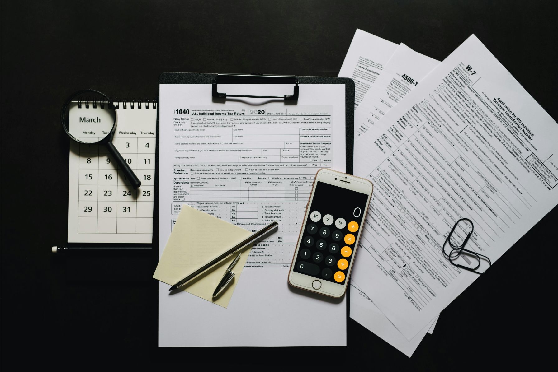 digital nomad reviewing monthly budget